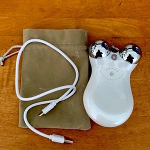 Microcurrent facial with red light for skin tightening